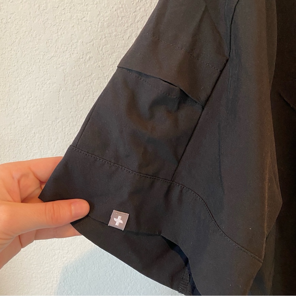 Figs Technical Collection Button Down Scrub Top S… - image 5